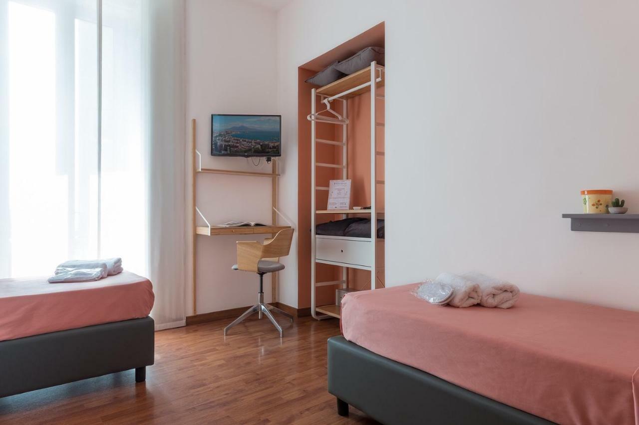 B&B Monserrato Napoli Bagian luar foto