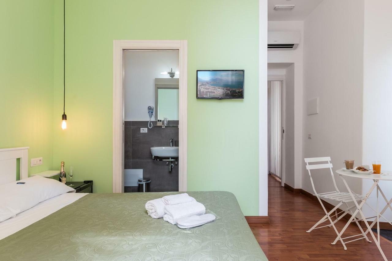 B&B Monserrato Napoli Bagian luar foto