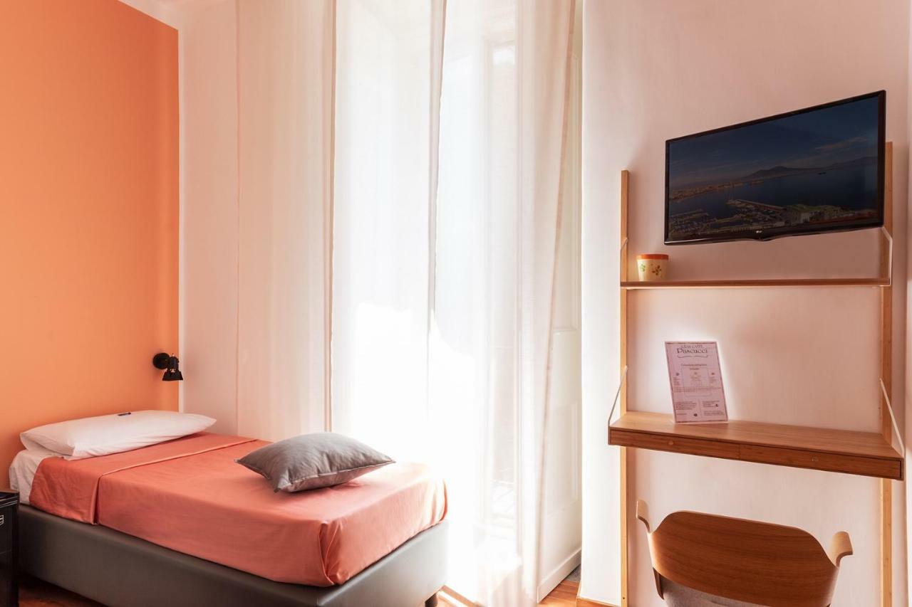 B&B Monserrato Napoli Bagian luar foto
