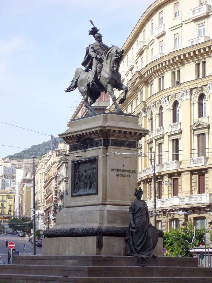 B&B Monserrato Napoli Bagian luar foto